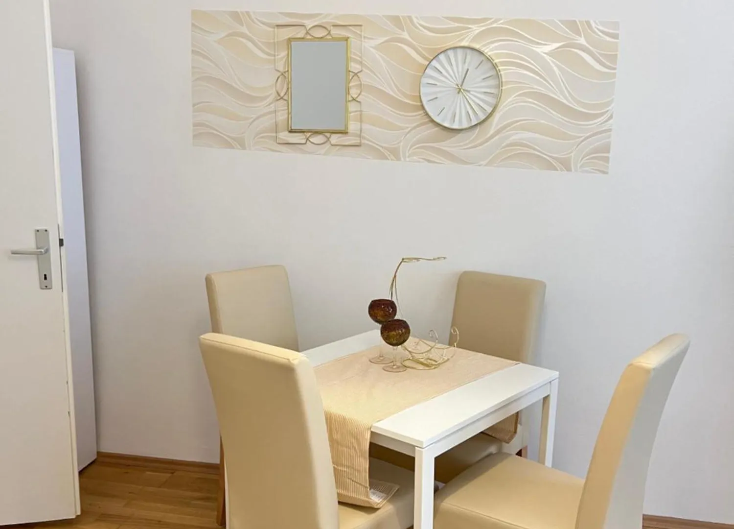 Top Location Viena 0*,  Austria